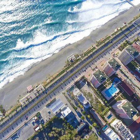 Milano Family מלון 4*