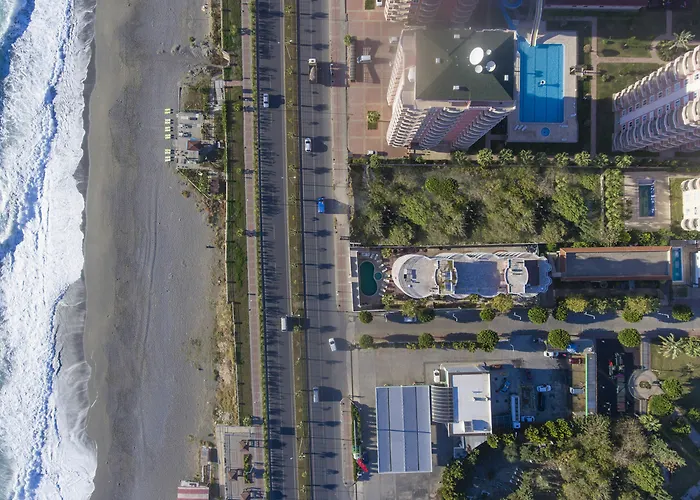 ホテル Milano Family マフムトラール